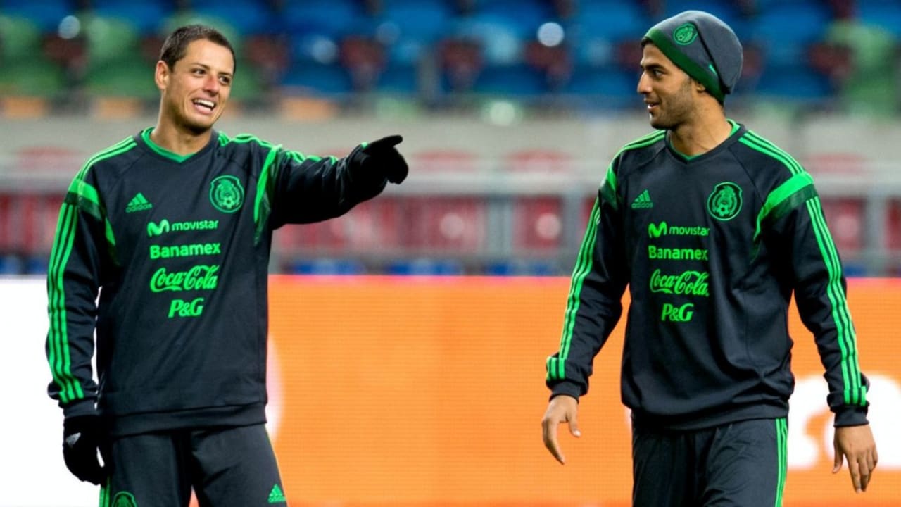 Preguntar El sendero aleatorio Carlos Vela warns Javier "Chicharito" Hernandez: "If he comes here, he's  going to lose" | MLSSoccer.com