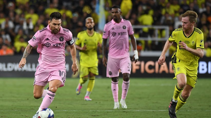 Inter Miami forward Lionel Messi (10) kicks the ball against Nashville SC during the first half for the Leagues Cup Championship match at GEODIS Park