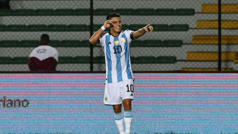Dos goles de Thiago Almada llevan a Argentina a la etapa final del Preolímpico Sudamericano