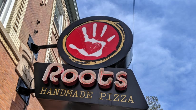 Root's Pizza sign