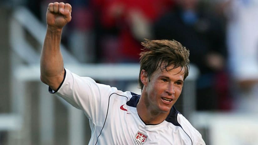Supporters group American Outlaws plans to tribute Chicago native Brian McBride at next month's US-Poland friendly.