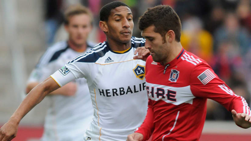 Chicago's Gonzalo Segares (right) battles the Galaxy's Sean Franklin on Sunday at Toyota Park.