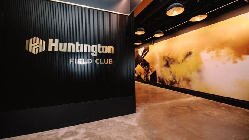 Huntington Field Club Entrance 1