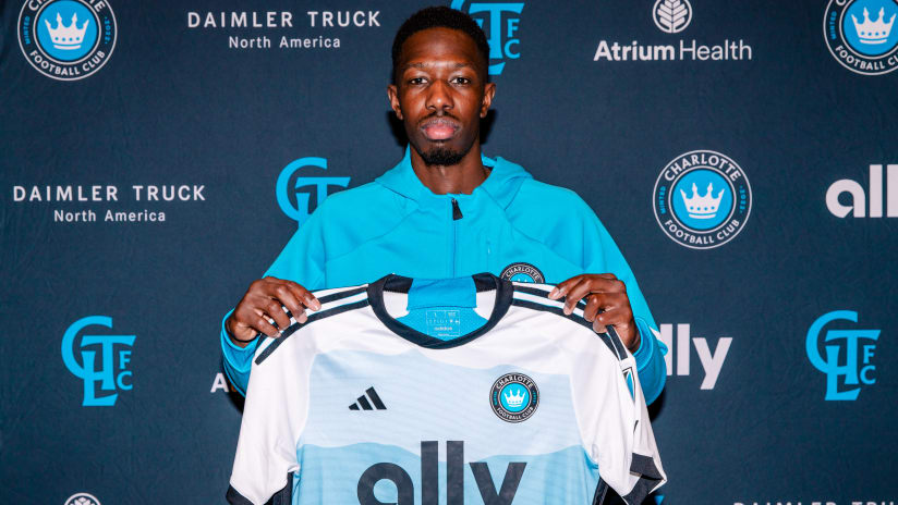 PHOTOS: Welcome to the Queen City, Djibril Diani 