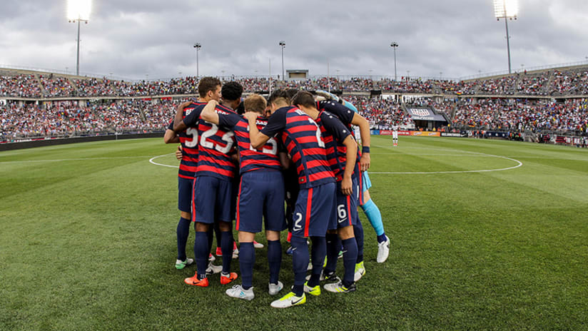 IMAGE: us soccer huddle