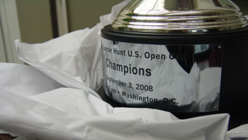 Photo of the Day:  U.S. Open Cup trophy arrives - 082908_USOC_trophy.jpg