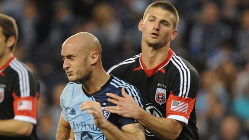 Perry Kitchen vs Sporting KC - 2013