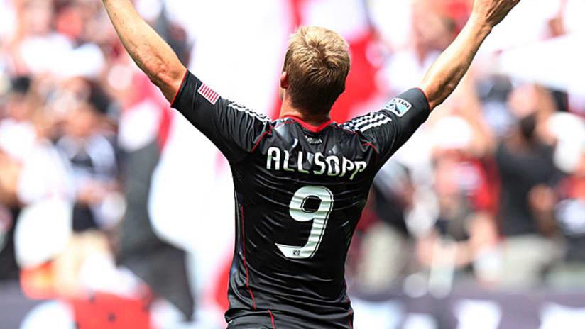 De la mano de Allsopp, autor de un doblete, el United ganó su primer partido con Olsen como DT.