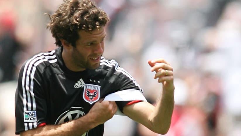 2008: Ben Olsen pulls on the captain's armband during his only appearance in 2008