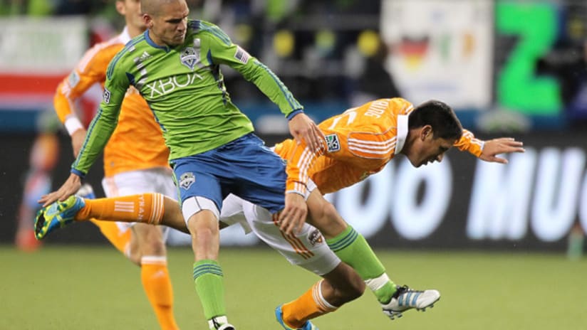 HOU_20120323_Sounders_3_Ching