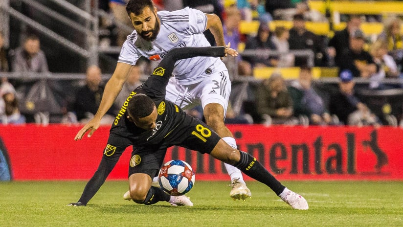 Steven Beitashour Makes A Tackle In Columbus 190511 IMG