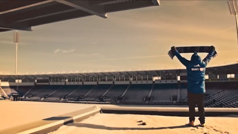 hiver Stade Saputo video screenshot scarf