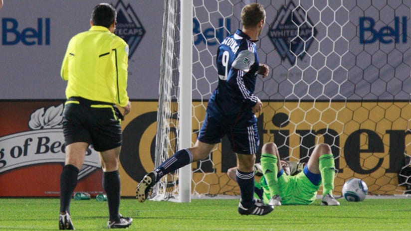 Ilija Stolica scores the equalizer against Vancouver Whitecaps FC