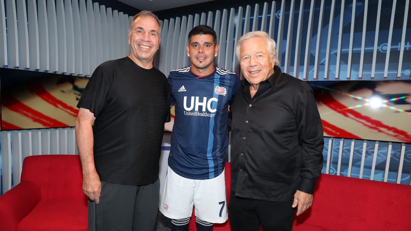 RKK, Bruce Arena with Gustavo Bou