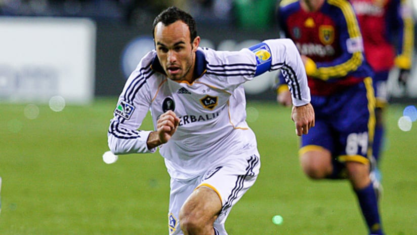 Landon Donovan plays his first official game since returning from England