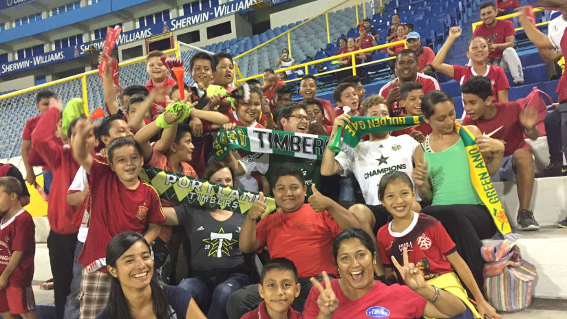 El Salvador fans, Dragon vs. Timbers, 9.27.16