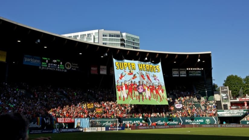 Rose City Riveters: World-class supporters with world-class tifo -