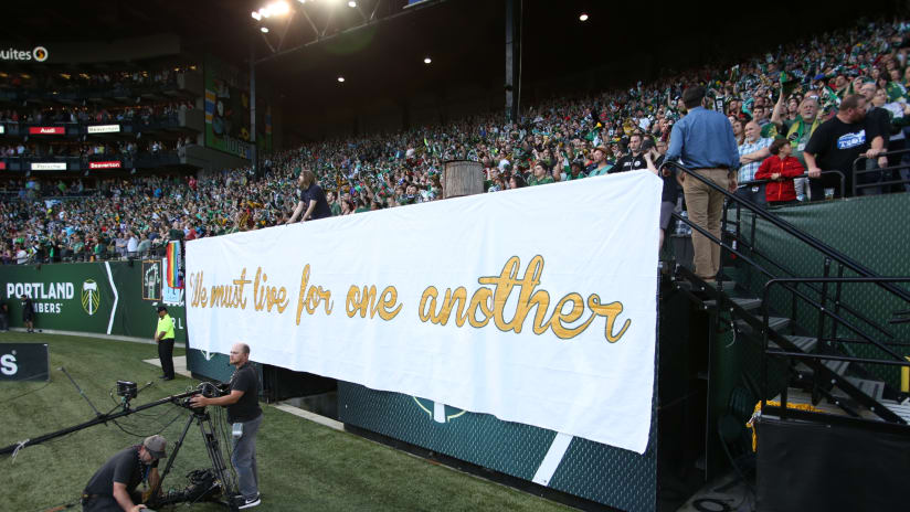 We must live for one another tifo, 6.2.17