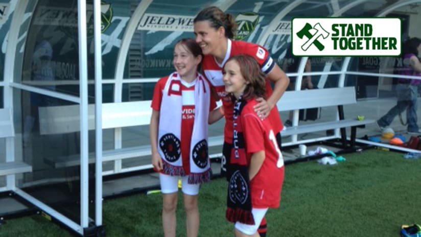 Christine Sinclair, Thorns jersey auction winners