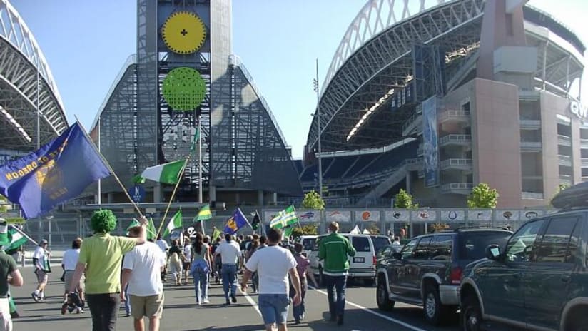 Timbers Army heading to Qwest, 2004