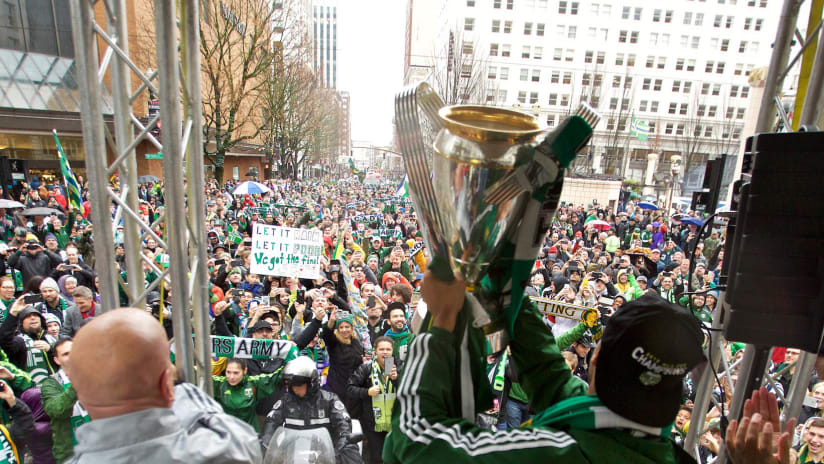 MLS Cup Parade with crowd, 12.8.15