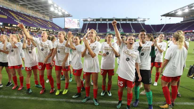 Thorns salute crowd, Thorns vs. Courage, 10.14.17