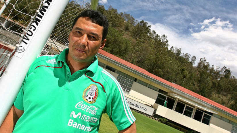 Former Mexican Olympic-team player Mario Arteaga coaches Mexico's U-21s.