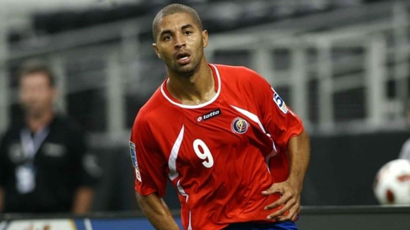 Saborio scores in Costa Rica's 2-1 win over Paraguay  -