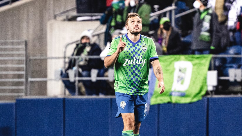 COLvSEA Starting XI: Obed Vargas and Jackson Ragen start as Sounders shift formations