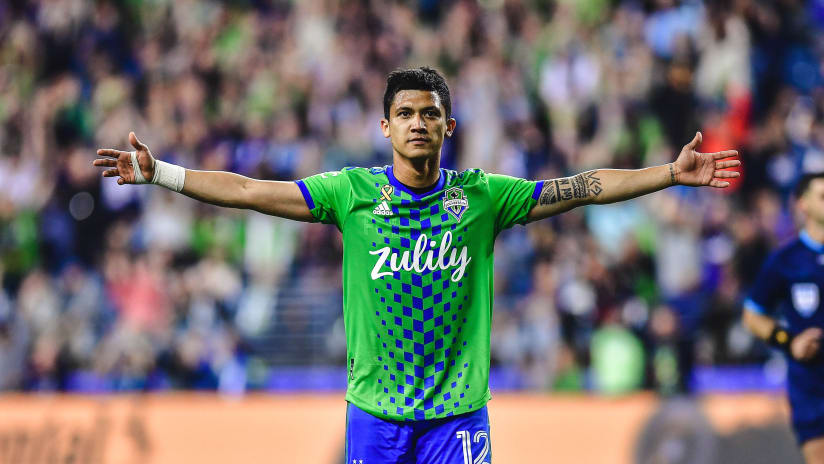GOLAZO: Fredy Montero picks out top corner from distance