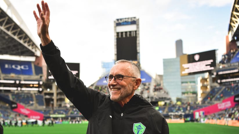 "His legacy will stay with us": Team doctor Michael Morris retires after 18 seasons with the club