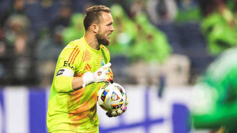 DALvSEA Starting XI: Stefan Frei hits 300 regular season appearances with the Sounders, Léo Chú available off the bench