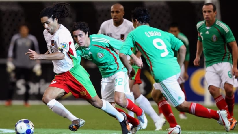 Bravo battled future KC teammate Stephane Auvray during 2009 Gold Cup.