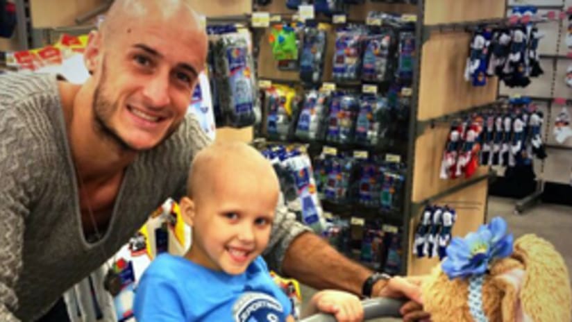 Video: Aurelien Collin picks out pajamas with six-year-old Victory Project champion -
