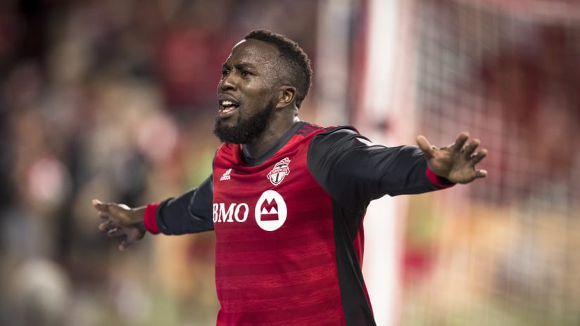 Altidore Arms Out DC