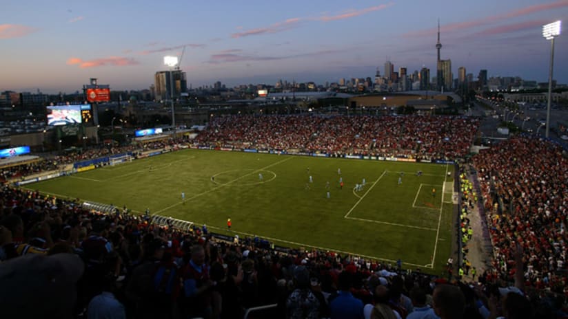 It is being reported in Toronto that BMO Field will host MLS Cup 2010 on November 21