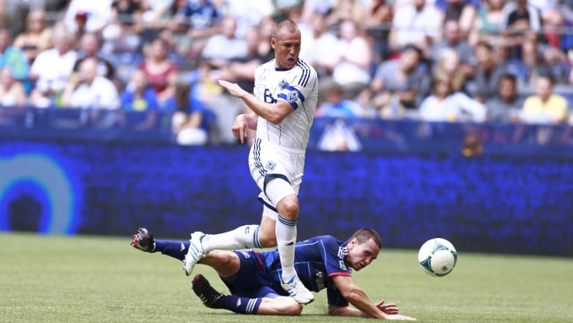 Kenny Miller wins ball against Fire