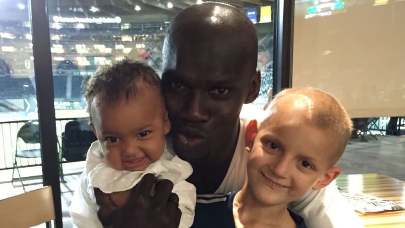 Kah with daughter and Eva