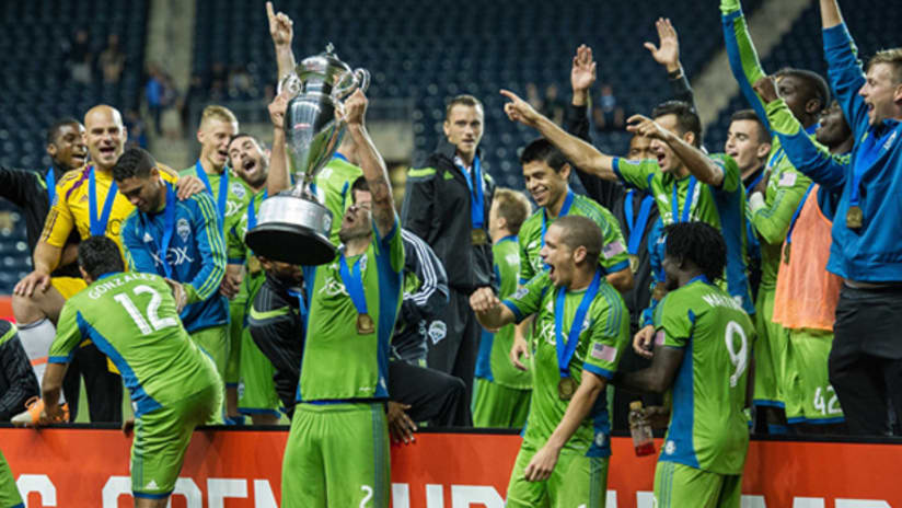Sounders lift the 2014 US Open Cup trophy