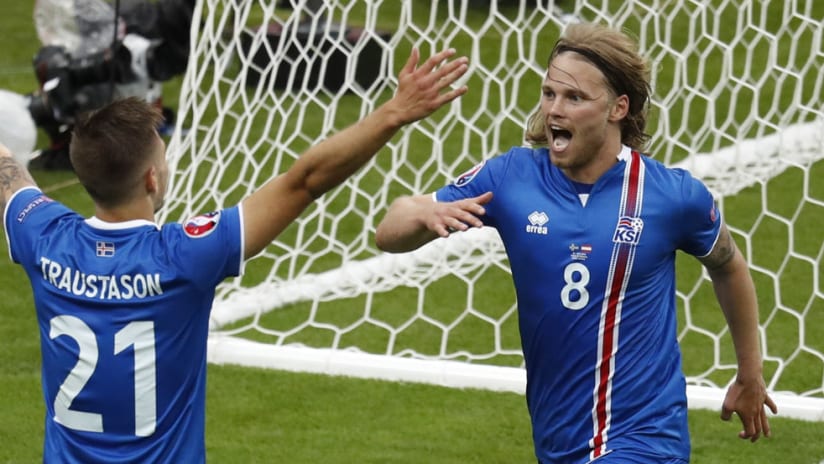 Iceland - celebration - Euro 2016 - Birkir Bjarnason - Arnor Ingvi Traustason