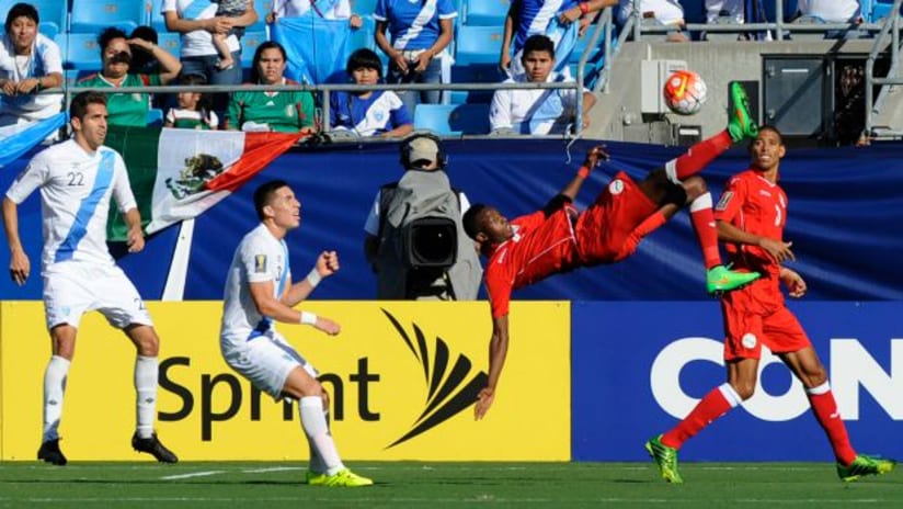 Maikel Reyes of Cuba tries an overhead kick against Guatemala, 2015 Gold Cup
