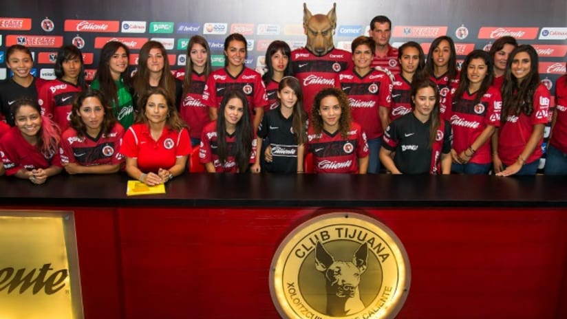 Club Tijuana's women's team being introduced - August 2014