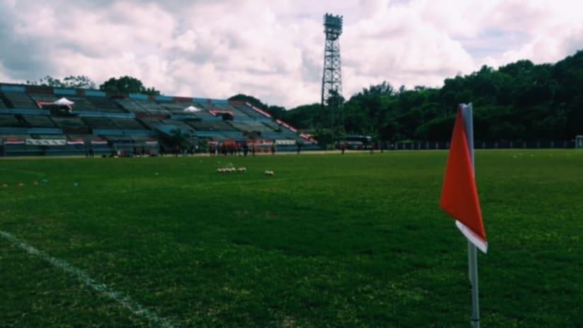 Estadio Pedro Marrero - pitch view - corner flag - Havana