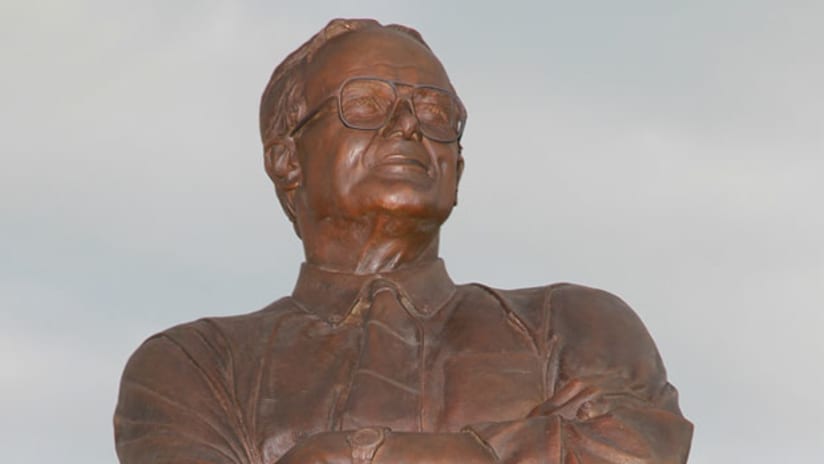 A new statue of MLS founding investor Lamar Hunt was unveiled last week outside Pizza Hut Park in Frisco, Texas.