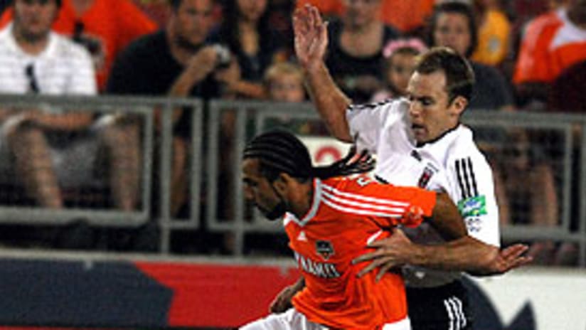 Dwayne De Rosario and Houston Dynamo outlasted D.C. United Saturday.