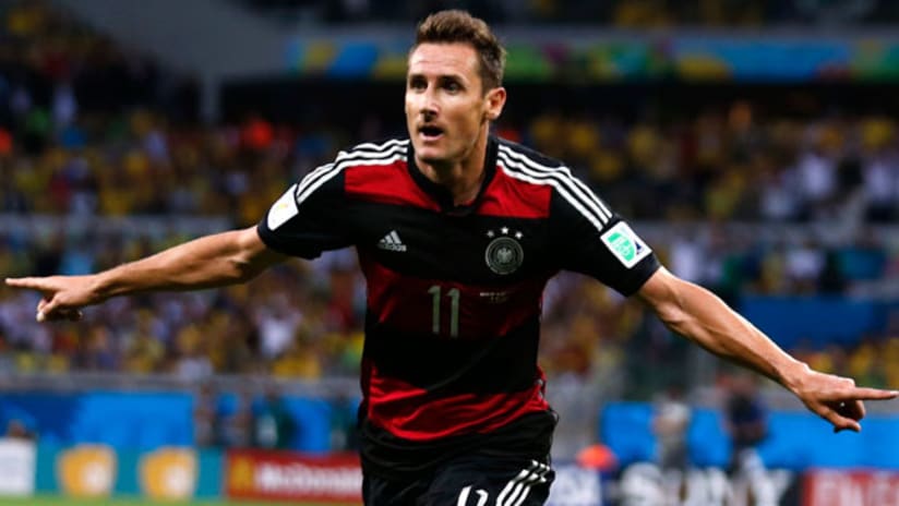 Miroslav Klose breaks World Cup record