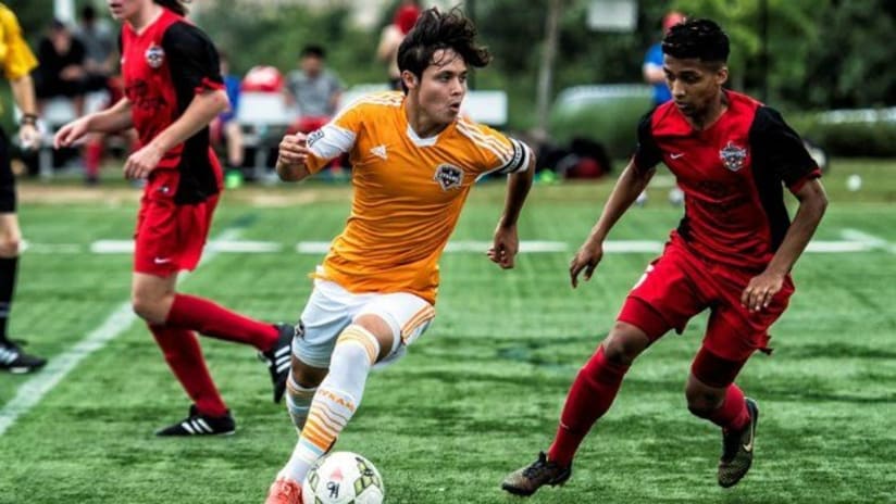 Houston Dynamo Homegrown signing Christian Lucatero