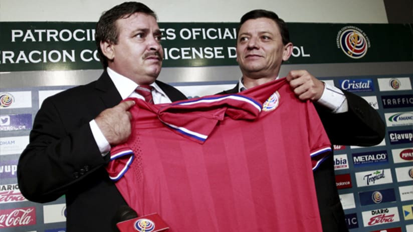 Oscar Ramirez is introduced as Costa Rica's new coach in August 2015