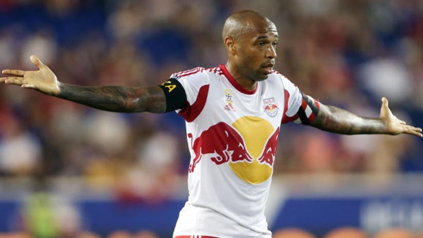 Thierry Henry high-posts in NYvSKC