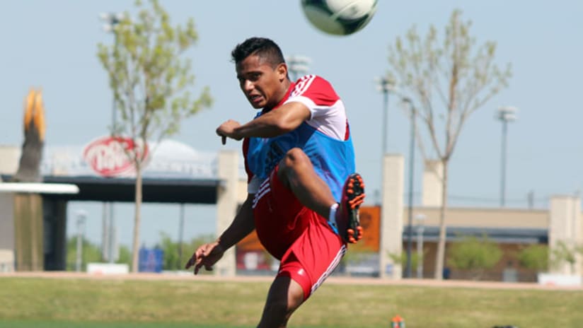 Ramon Nunez at FC Dallas training